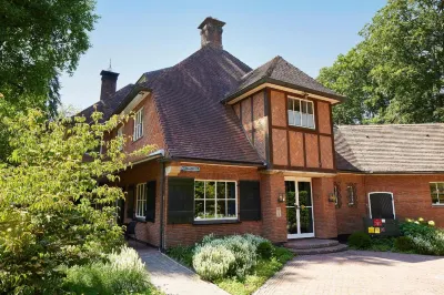 Auberge du Bonheur Hotels near Duvelhok