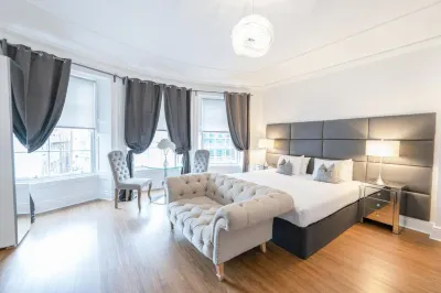 Edinburgh Castle Apartments Hotels in City of Edinburgh