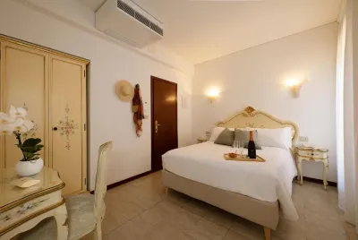 Hotel Guerrini Hotel dekat Istana Grassi