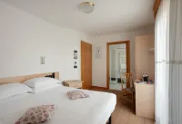 Hotel Villa Emma Hotels in Palu