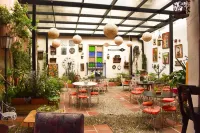 Hotel Casa de la Luz Отели рядом с достопримечательностью «Casa de Moneda»