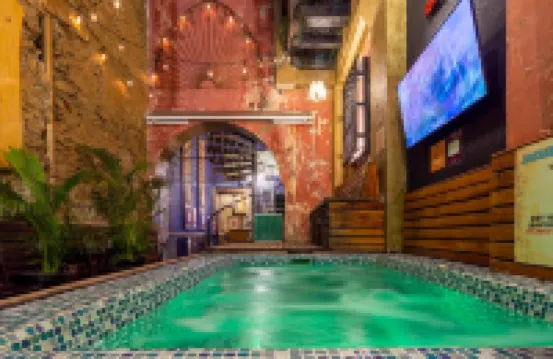 The Clock Hostel & Suites Отели в г. 