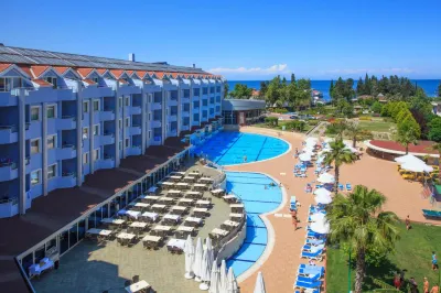 Rox Resort Hotel Отели рядом с достопримечательностью «Rixy club»