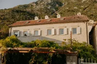 Vila Perast Boutique Hotel Hotels in Strp