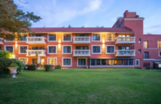 巴拉達斯公園Spa酒店