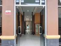 Shabrina Homestay Syariah Terminal Tirtonadi Solo RedPartner