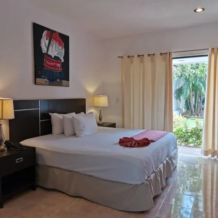 Hotel Holly