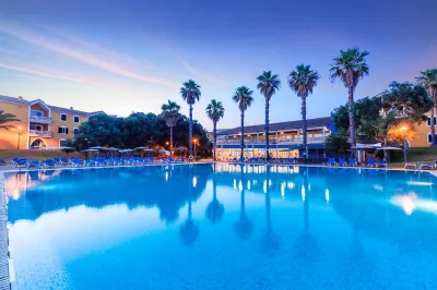 Vibra Blanc Palace Aparthotel Hotel in zona Cala Blanca Beach