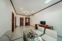 Ban Thach Riverside Hotel & Resort فنادق في Phuong An My