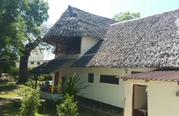 迪亞尼班達旅館