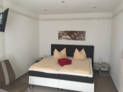 Pension & Gasthof Storchennest ウーゼリンのホテル