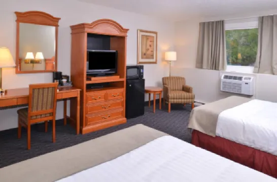 Rodeway Inn - Sudbry Hotels near Bell Park