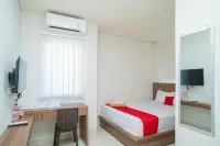 RedDoorz Plus @ Jalan Pemuda Timur Bojonegoro Hotels in der Nähe von Stikes Muhammadiyah Bojonegoro