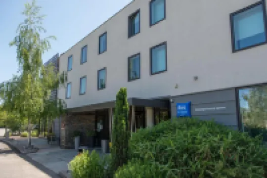 宜必思快捷阿爾尚日內瓦堡酒店 聖朱利安昂日內瓦酒店