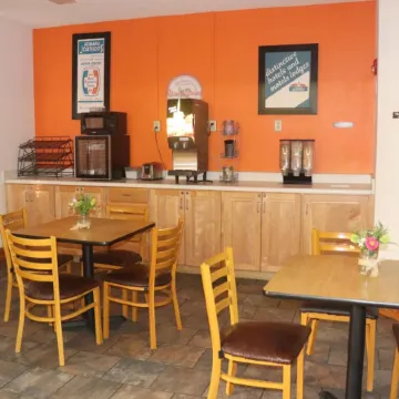 Howard Johnson by Wyndham Tifton GA I-75 Отели в г. Тифт