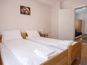 A Apartmani