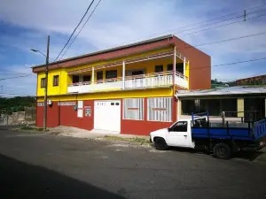 Aptos Casa Caribe, Habitaciones Privadas en Aptos Compartidos & Aptos Completos Con Auto Entrada