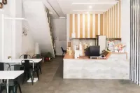 RedDoorz at Capsule Inn Teuku Umar Hotels in Gedong Air