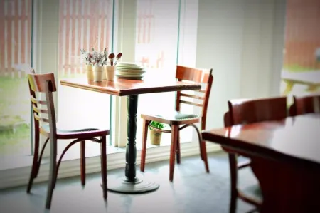 Piece of Hjo Vandrarhem Отели в г. Ю