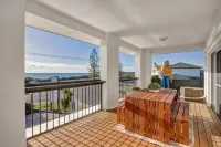 Coast Motel and Apartments - Parkplatz