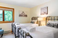 Cimarron Lodge 14 by AvantStay Ski-InSki-Out Property in Complex w Two Hot Tubs Permit3601
