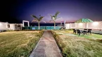 Emerald Villa Hotels in Dhangarwadi