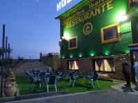 Hostal Catedritos Ibéricos A-5 Km 154 A 5 KM de Oropesa A 1 KM de Herreruela de Oropesa - Mountain view