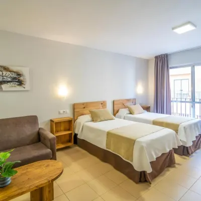 Apartamentos Puerta del Sur Hotels near Palmas Altas Campus