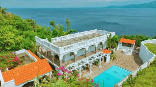 Casa Del Faro Hotels in Puerto Galera