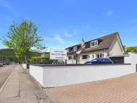 Dunroamin Bed and Breakfast - parking
