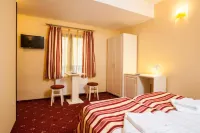 Extravagance Hotel - parking