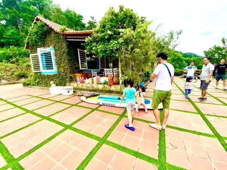 Nha Ven Ho Đong Đo, Minh Tri, Soc Son, Ha Noi Отели рядом с достопримечательностью «Khu nghỉ dưỡng»