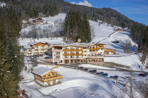 Hotel Berghof Hotels in Soll