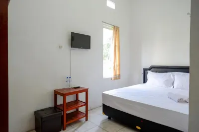 Pandawa Guest House At Ngaliyan Square Mitra RedDoorz Hotel dekat Taman Rw VII Ngaliyan Semarang