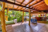 Caribe Town Bungalows Hotel a 