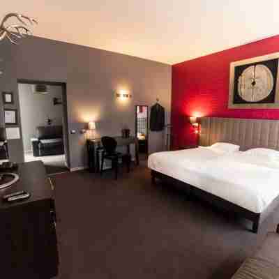 B.Hôtel Cit'Hotel Rooms