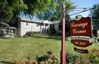 Carriage Corner Bed & Breakfast Hotel dekat American Military Edged Weaponry Museum