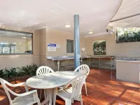 Travellers Motor Village Hotels in Mayfield West