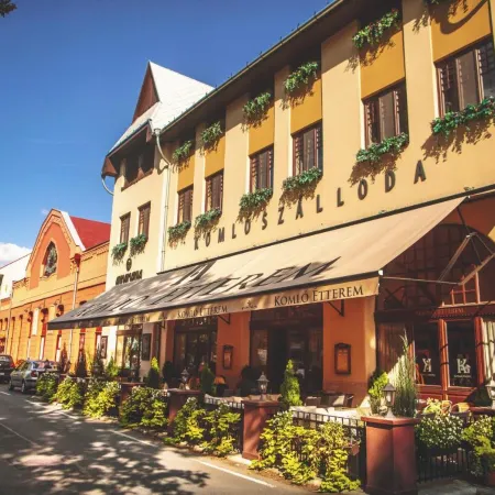 Komló Hotel