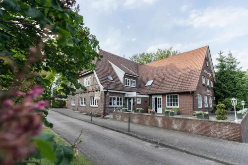 Flair Hotel Zur Eiche Hotels in Harburg