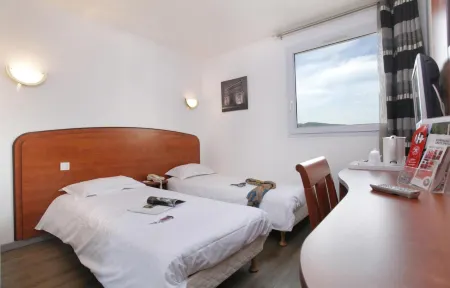 The Originals City, Hôtel la Belle Étape, Brignoles Отели рядом с достопримечательностью «Chapelle Saint Sébastien»