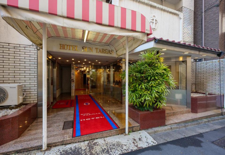 2. 호텔 순타르가스..