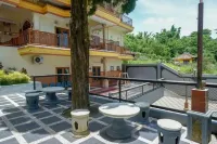 RedDoorz Plus Near Taman Rekreasi Selecta 2 Hotels near Twilight Zone Camp
