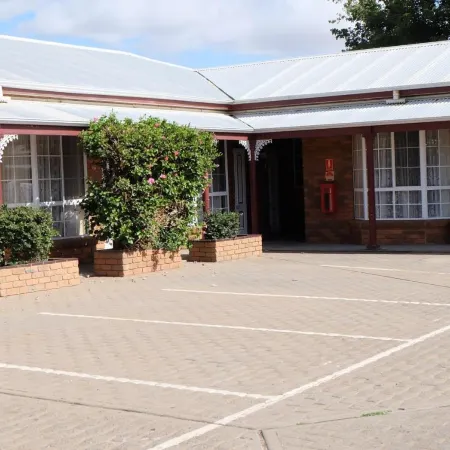 Charles Sturt Motor Inn