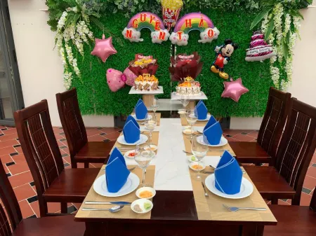 Khach San Yen Chau Отели рядом с достопримечательностью «Ba Chua Xu Temple»