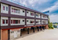 Sri Nandha Luxury Comforts Hotels near Aliyar Dam