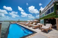 Aruna Resort & Villas - Beach