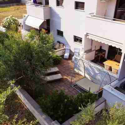 Apartment Secret Garden 3 Hotel Exterior