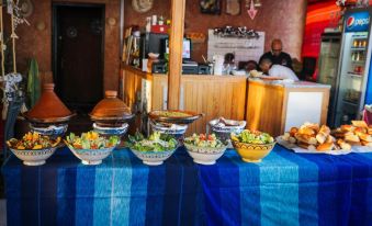 Locals Taghazout Surfcamp