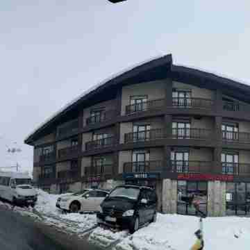 Hotel Qumli Hotel Exterior